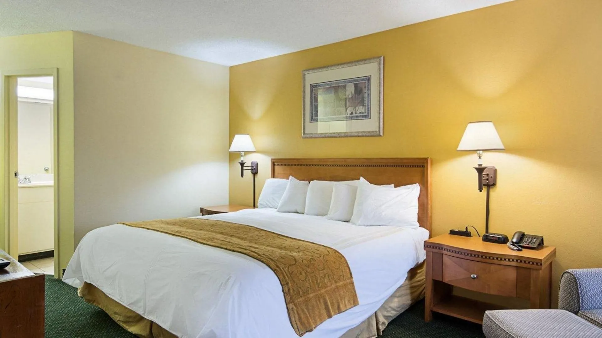 Days Inn & Suites By Wyndham Colonial Williamsburg