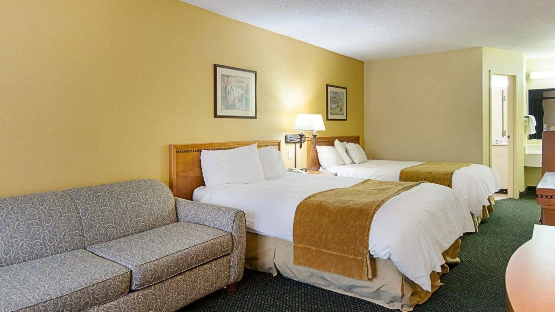 Days Inn & Suites By Wyndham Colonial Williamsburg Hotel