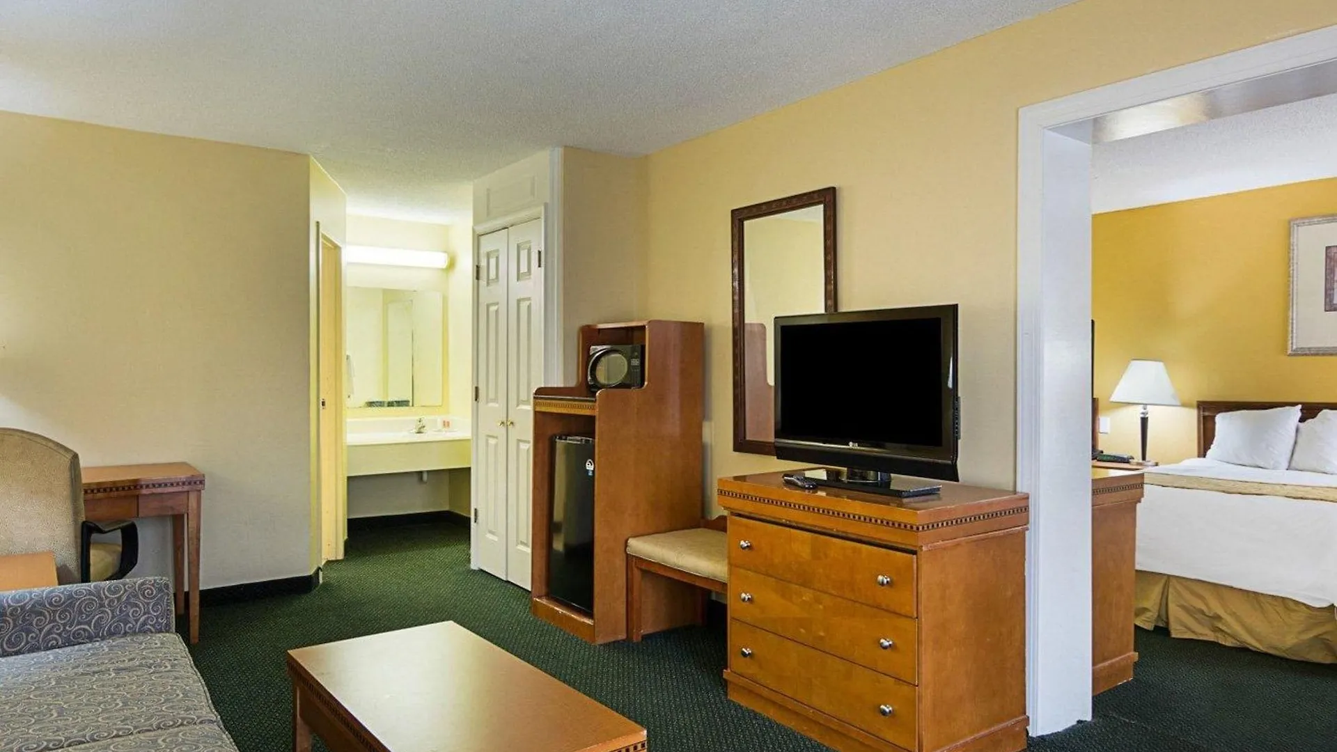 Hotel Days Inn & Suites By Wyndham Colonial Williamsburg