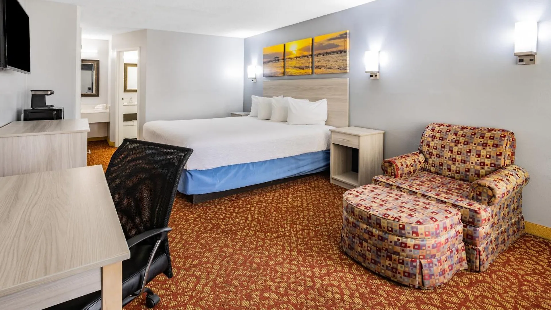 Days Inn & Suites By Wyndham Colonial Williamsburg