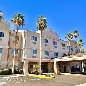 Hotel Baymont By Wyndham North